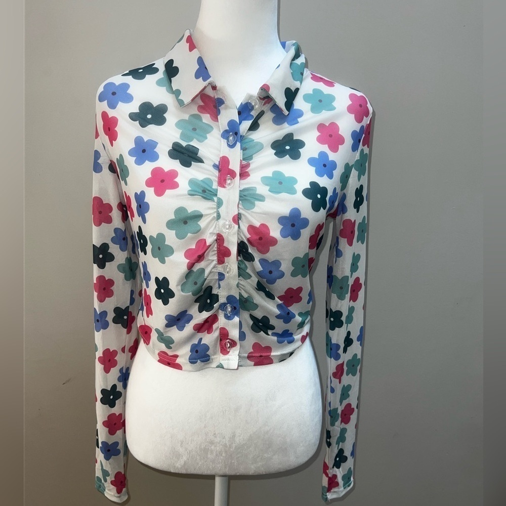 Pretty Garbage Cropped Floral Shirt Size M